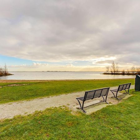 Comfortable Houseboat In Volendam Marina Exterior foto