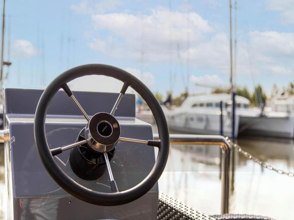 Comfortable Houseboat In Volendam Marina Exterior foto