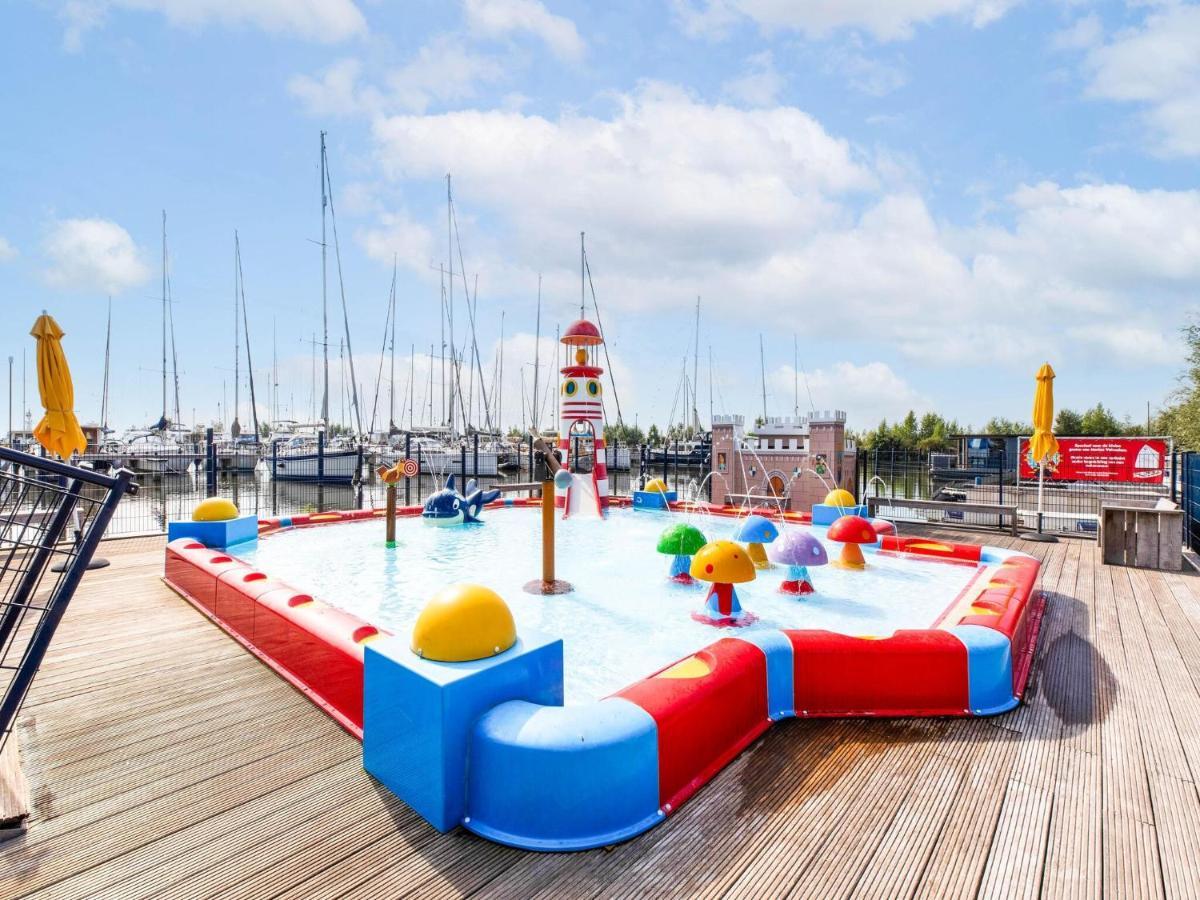 Comfortable Houseboat In Volendam Marina Exterior foto